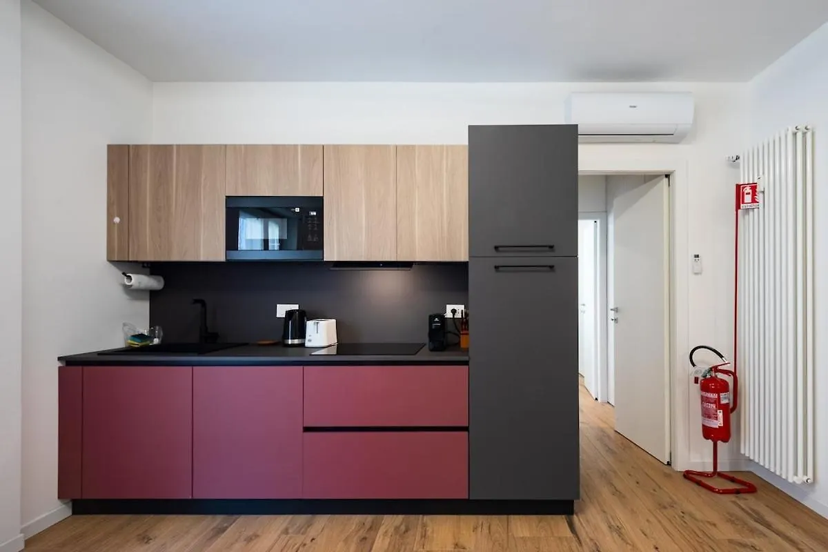 Modern Red Flat In Verona 0*,  Italië