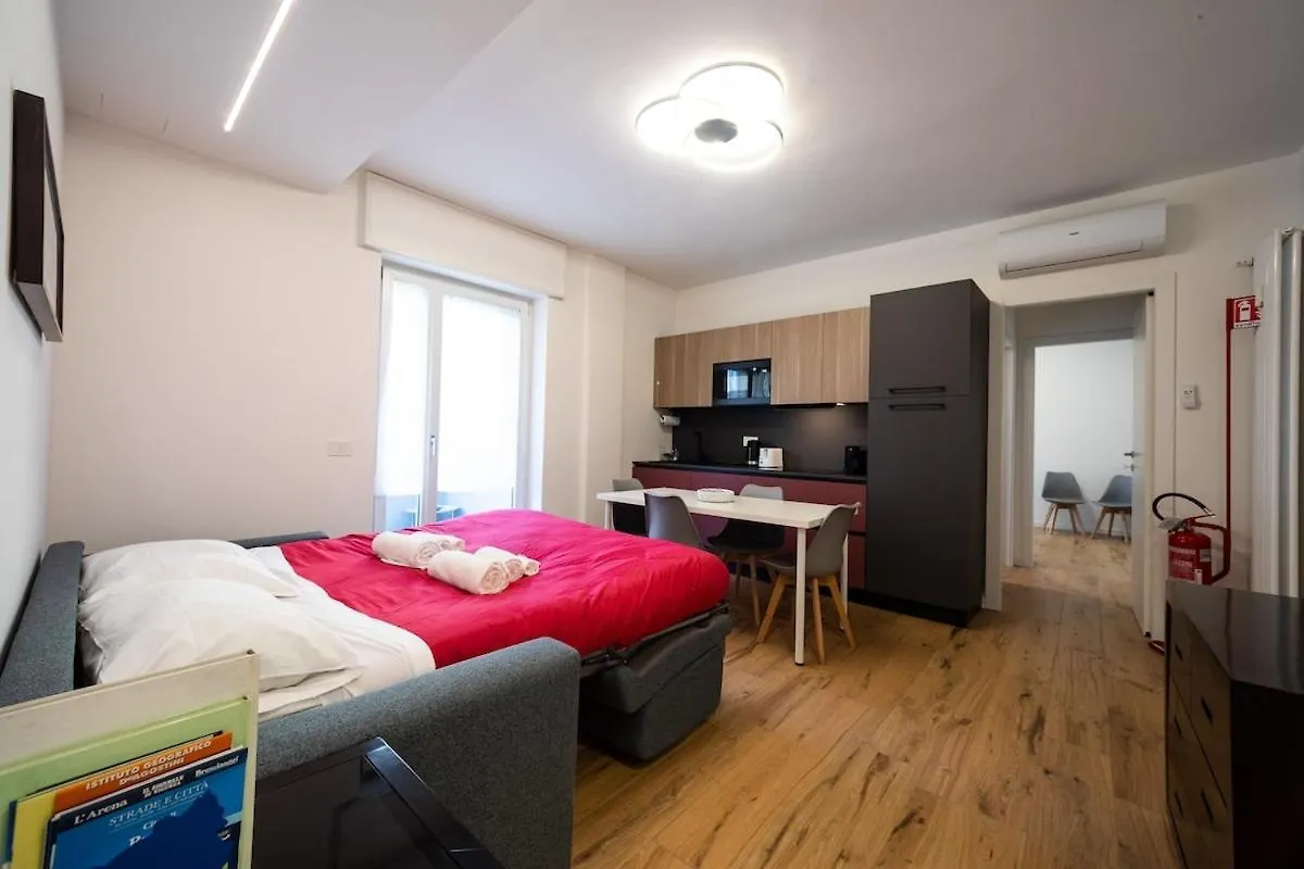 Apartamento Modern Red Flat In Verona